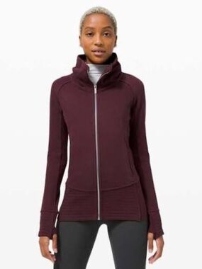 Cassis Radiant II Jacket, Lululemon, Size 4